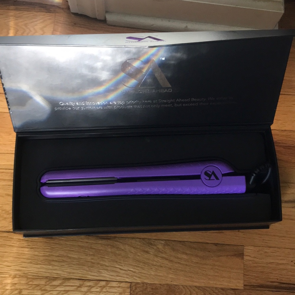 Straight Ahead Purple Straightener